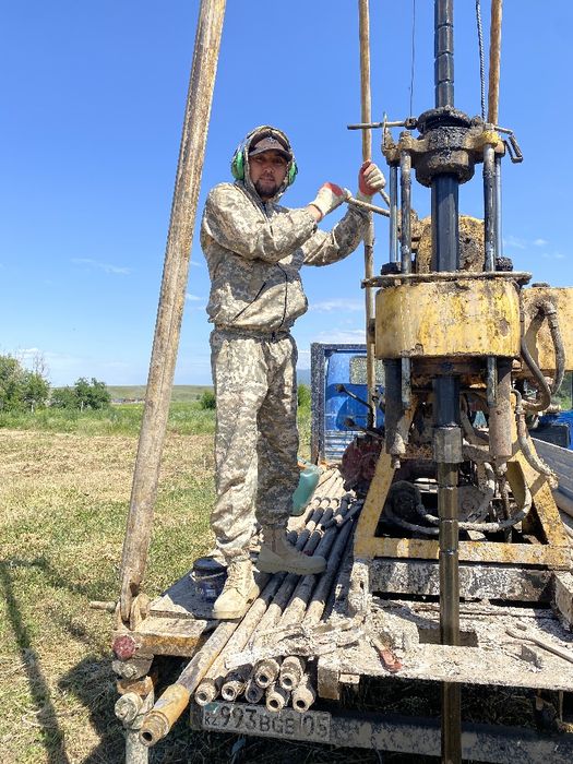 Бурим скважину на воду