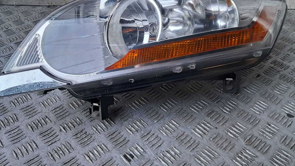 far stanga Ford Kuga 1 an 2010