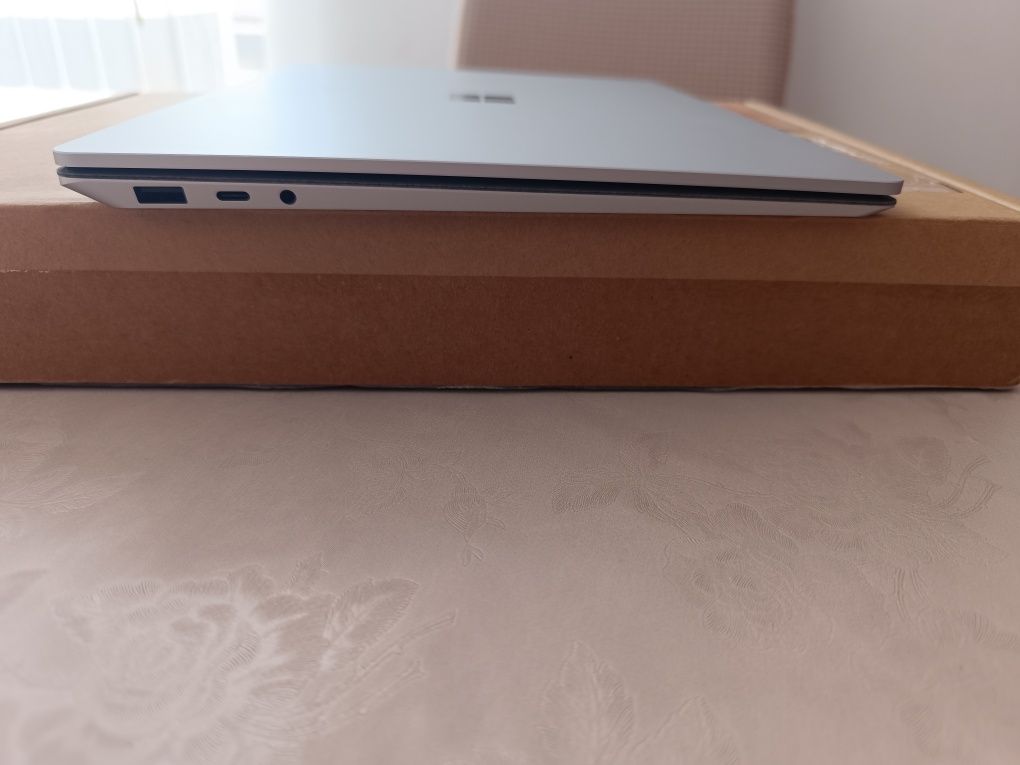 Лаптоп Microsoft Surface 4 13,5' Core i5