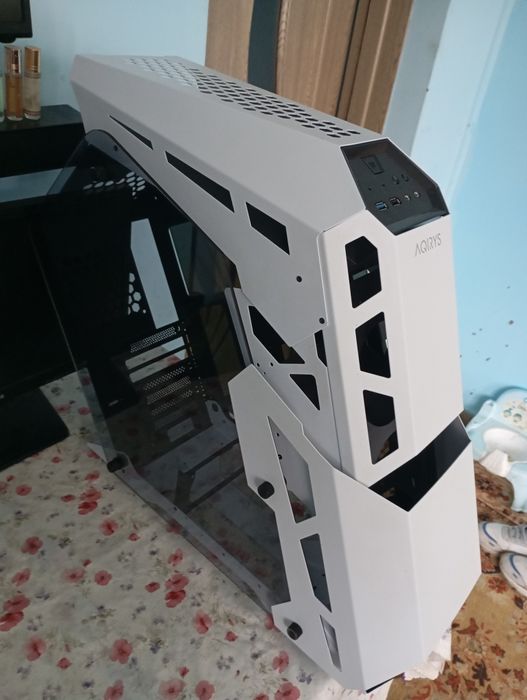 Carcasa pc AQIRYS Procyon