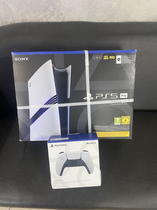 Vand ps5 pro 2tb sigilat cuninca o maneta cadou