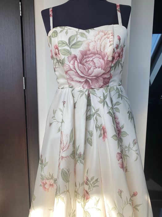 сватбена / бална рокля, къса - М