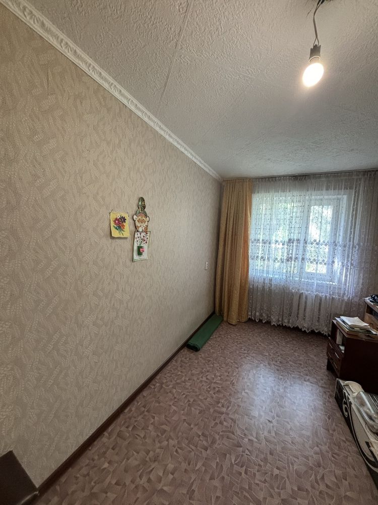 Продам 4х комн кв на Айманова 2