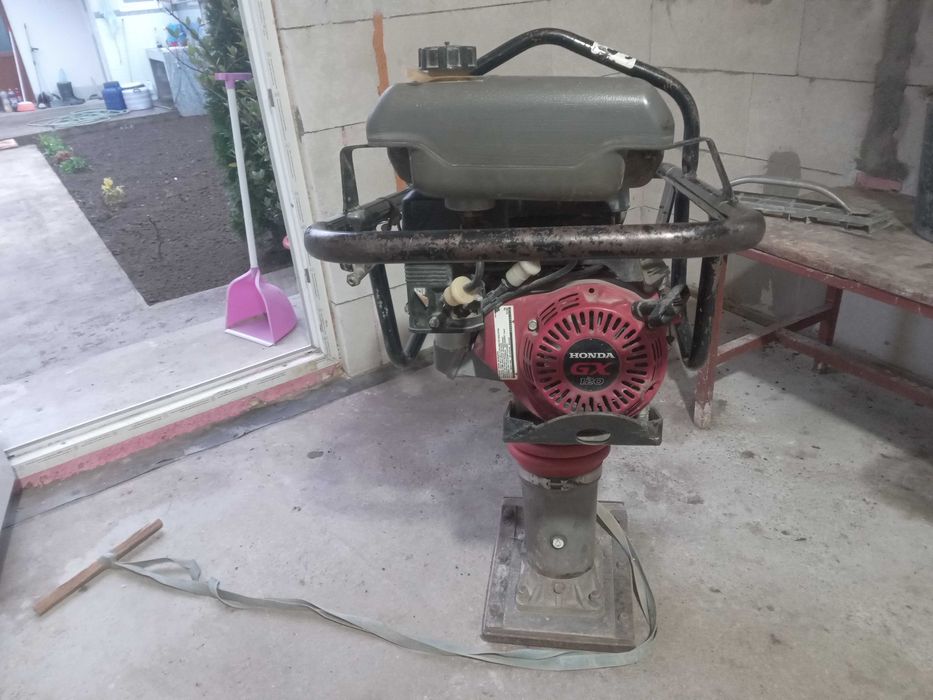 Mai compactor benzinar perfect pentru șantier