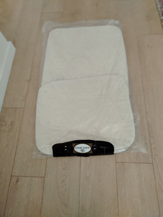 Продаётся Новый  Турецкий коврик в ванную в наборе в ваннуую