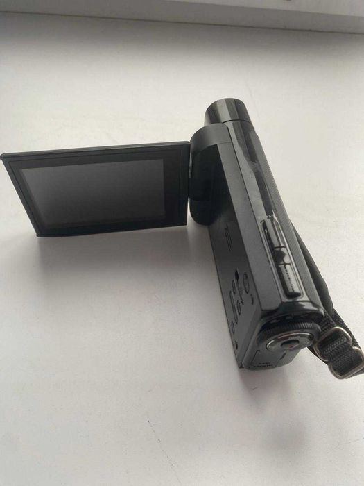 Продаю цифровую видеокамеру