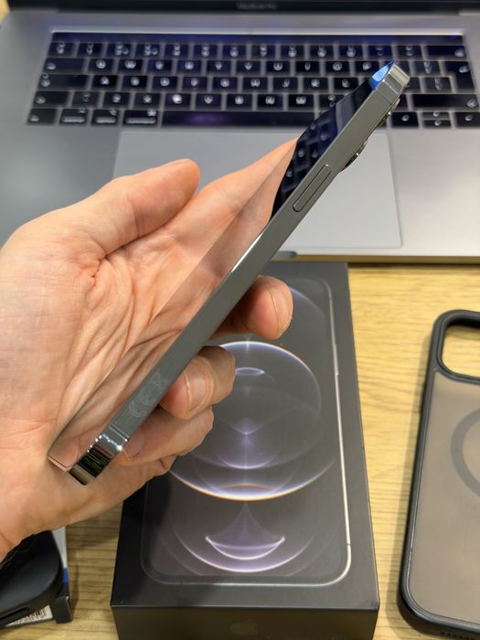 De vanzare iPhone 12 Pro Max 128GB Graphite Full Box