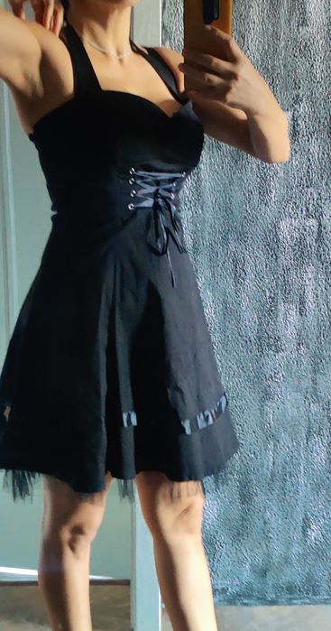 Черна къса рокля