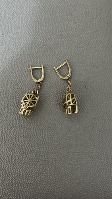 Срочно продам сережка