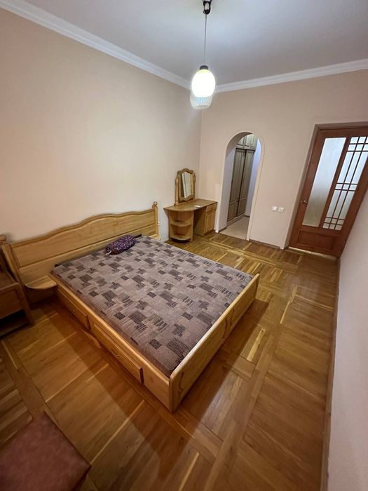 Хамза метро 3 ком 4 этаж 5 этажный дом 115 м²