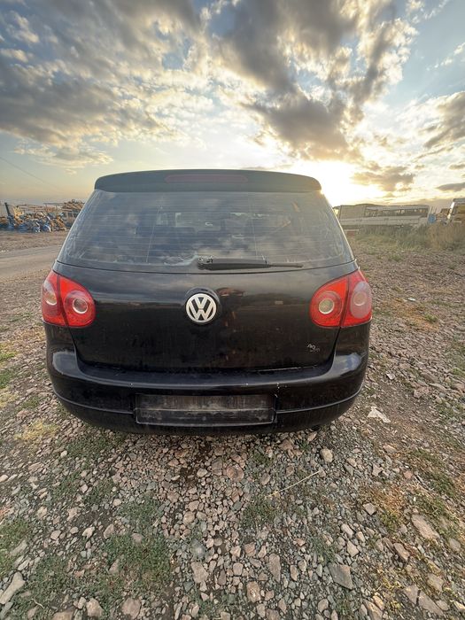 Volkswagen Golf 5  1.6 FSI - части