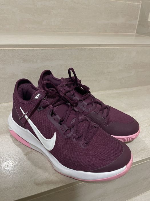 Дамски маратонки Nike