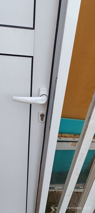 Входна ПВЦ врата