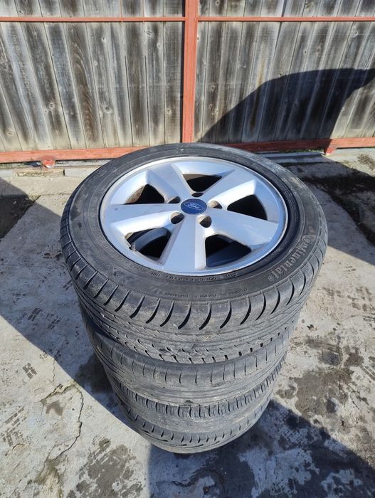 Jante aliaj cu anvelope R16 si R17 Ford
