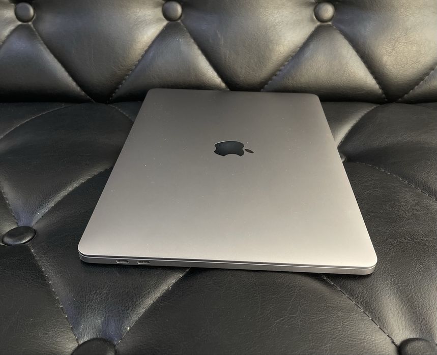 Apple MacBook Pro M1 2020 года в идеальном состояние