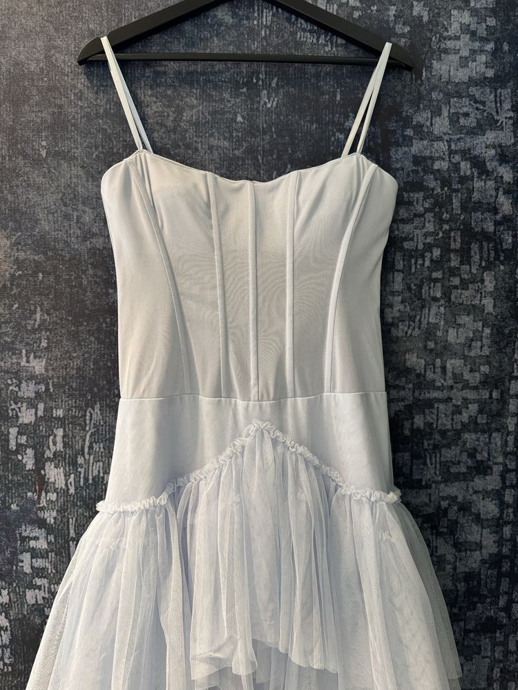 Продавам нова рокля BCBGMAXAZRIA размер 4/М