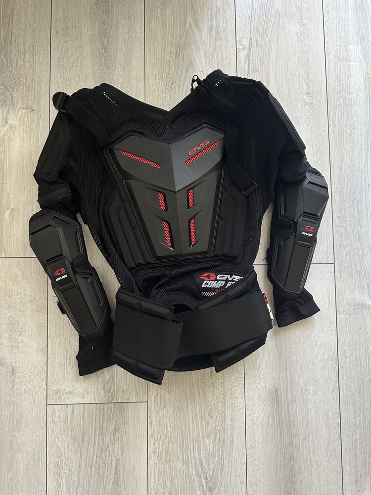 Детска защитна екипировка за колело/мотор evs comp suit.