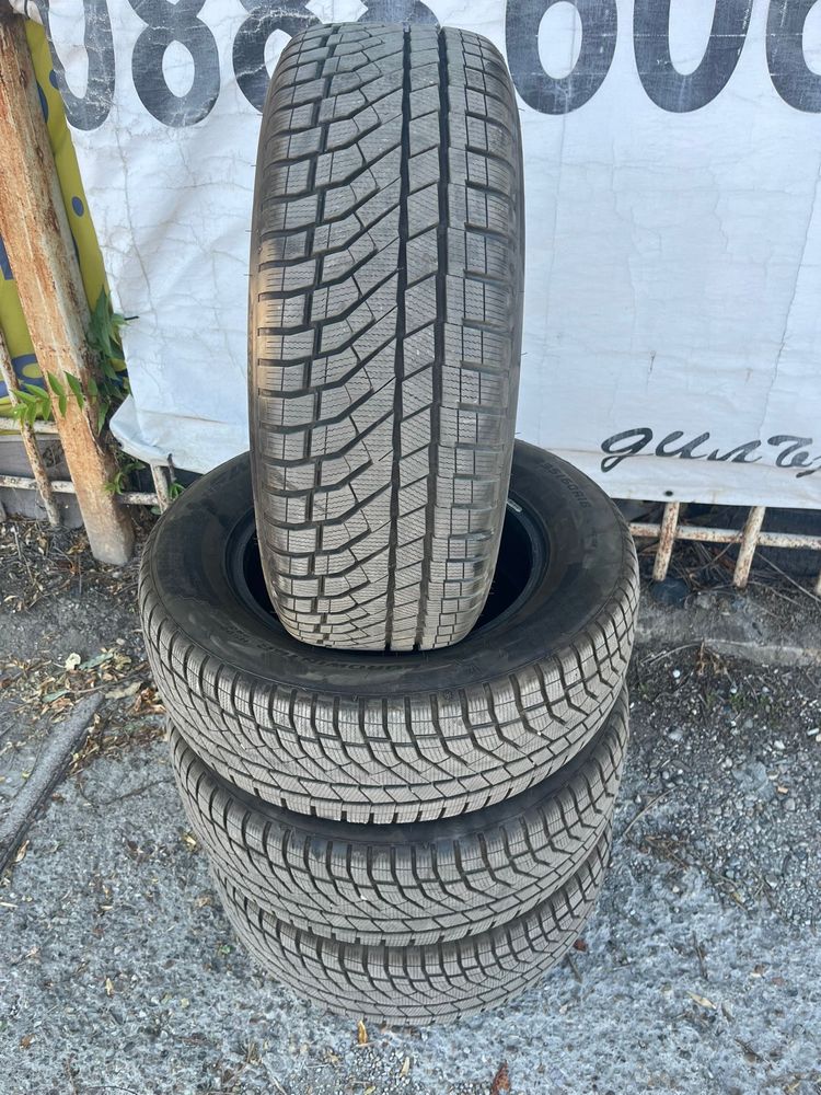 Гуми Falken Зимни 235/60/16