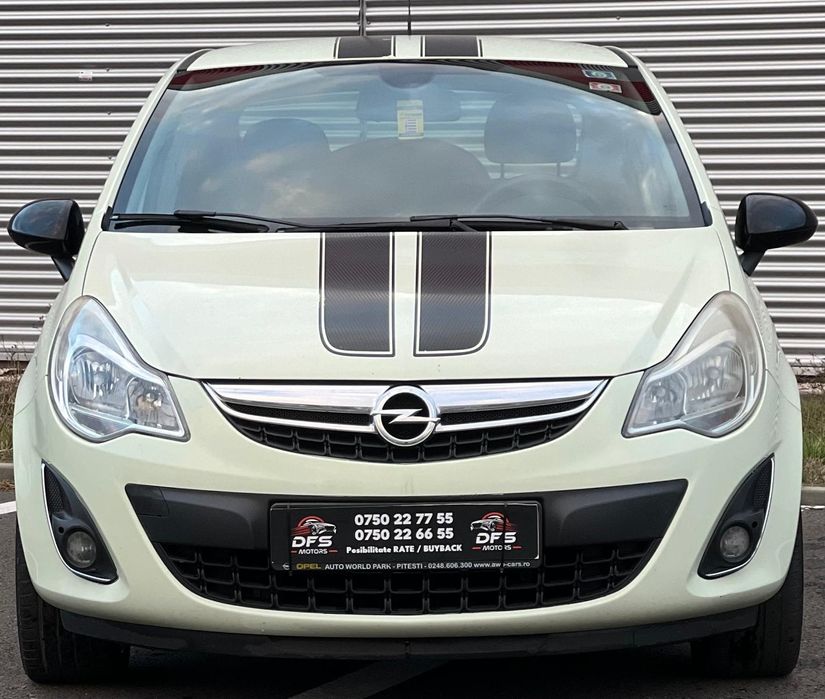 Vand Opel Corsa 1.4L Pachet Sport fabricatie 2012 impecabila urgent
