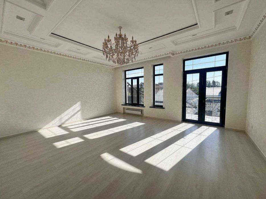 Ракат Махалля
2 этажа + подвал
Площадь дома: 300 м²
3 сотки