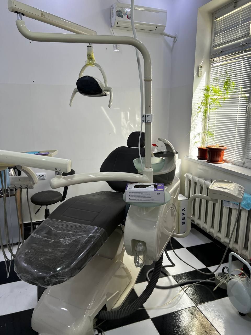 Stomatologik kreslo   стоматологическая кресло