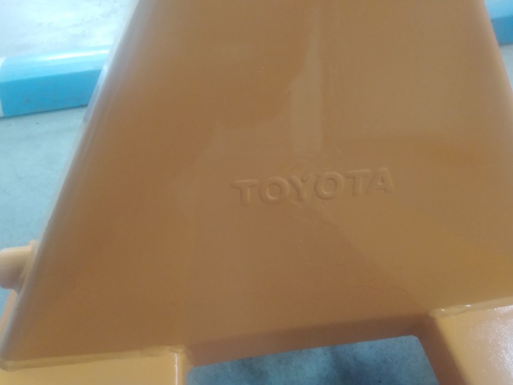 Продавам палетни колички toyota и liftex напълно обслужени