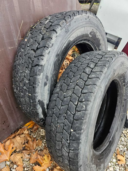 Гуми 215 / 75 R 17.5