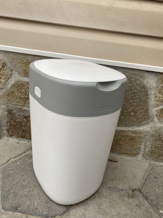 Кош за памперси Tommee Tippee + 23 НОВИ касети (Twist & Click)