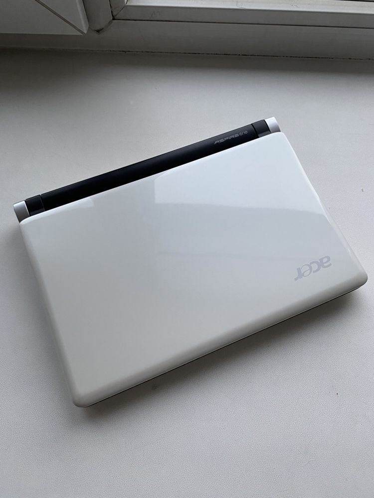 Ноутбук(нетбук) Acer aspire one