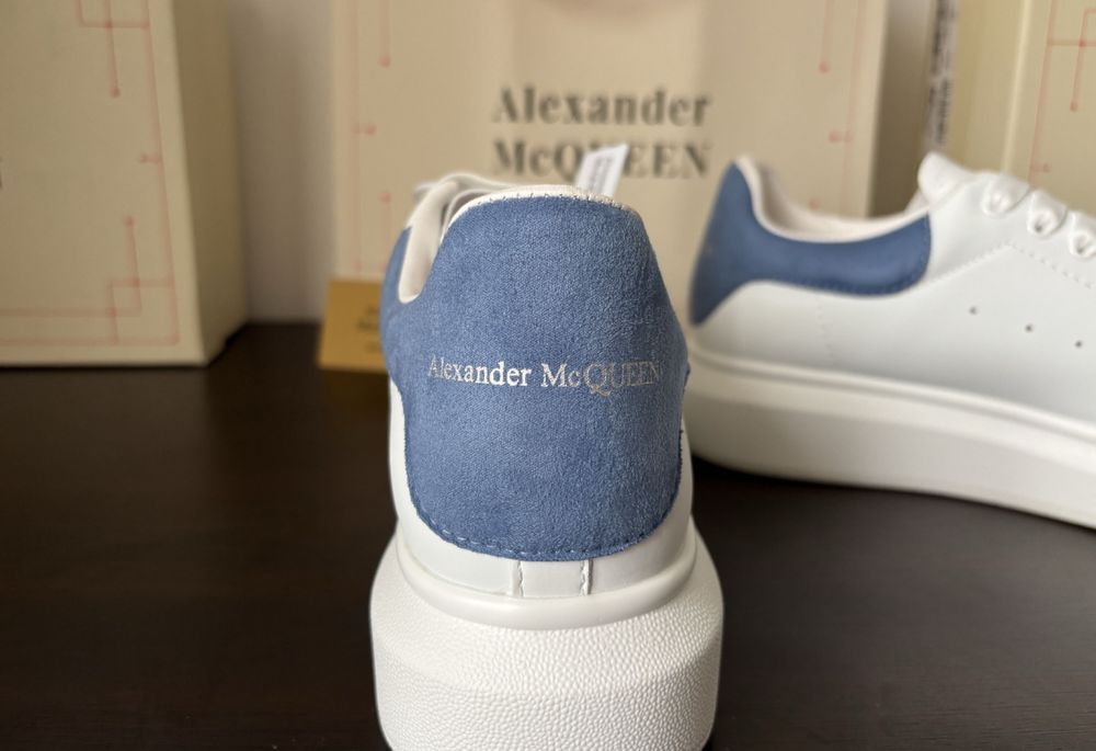 Sneakers Alexander McQueen Blue - Light Blue
