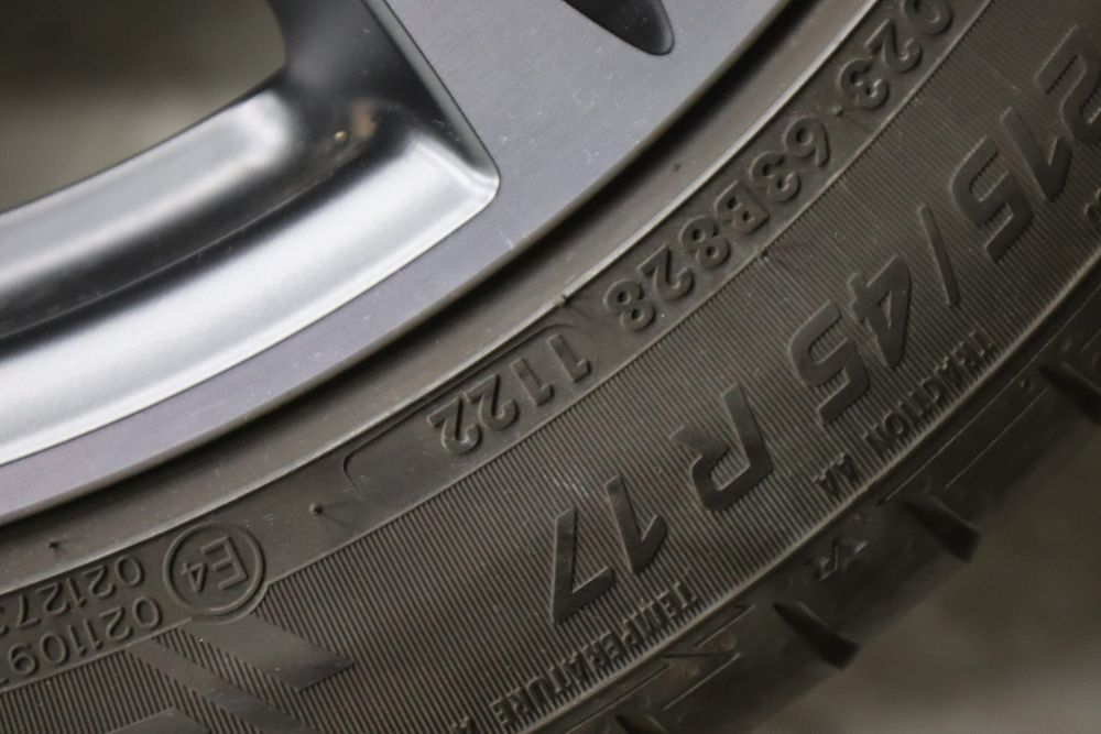 Cauciucuri vara Vredestein 215 45 r17