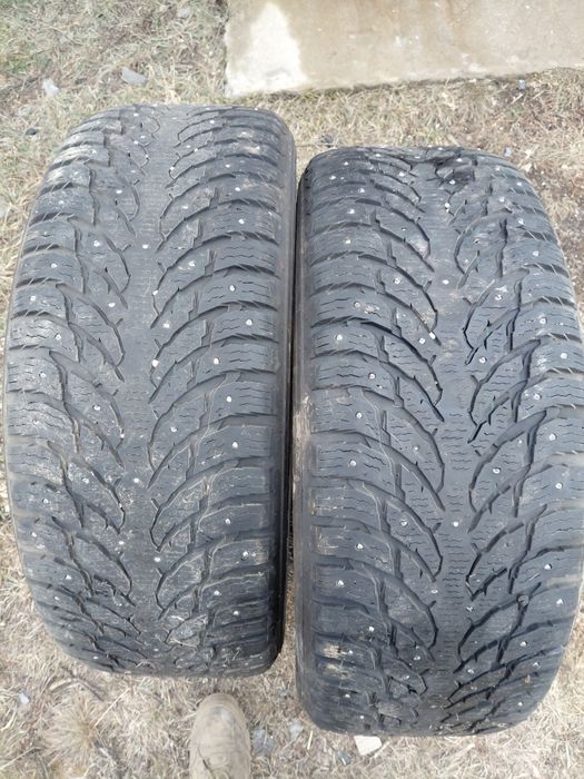 Продам шины 275/50 22 2шт нокиан