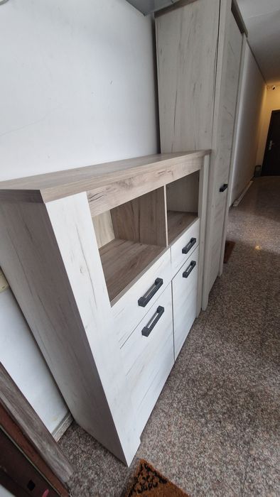 Комод и вертикален шкаф