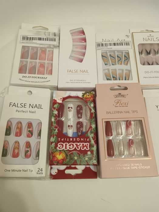 Manichiura unghii false