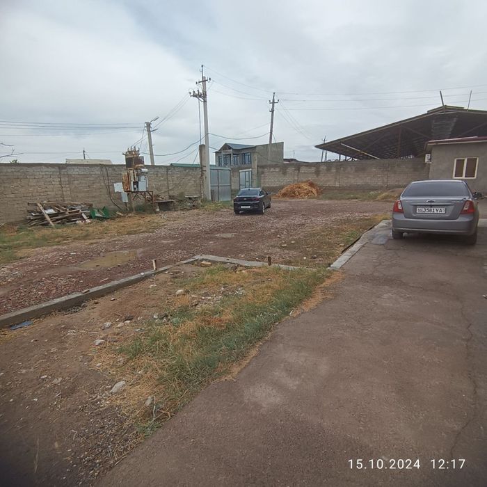 Ko’ksaroyda 15 sotix yer sotiladi Toshmi postidan 4.5 km kirganda