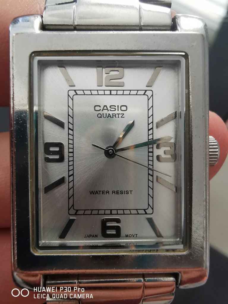 Vând ceas Casio damă