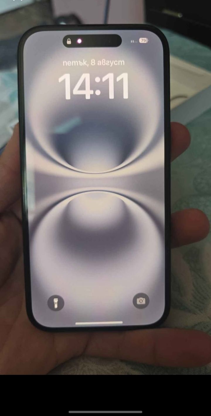 iPhone 16, закупен от Yetel, с документ и гаранция.