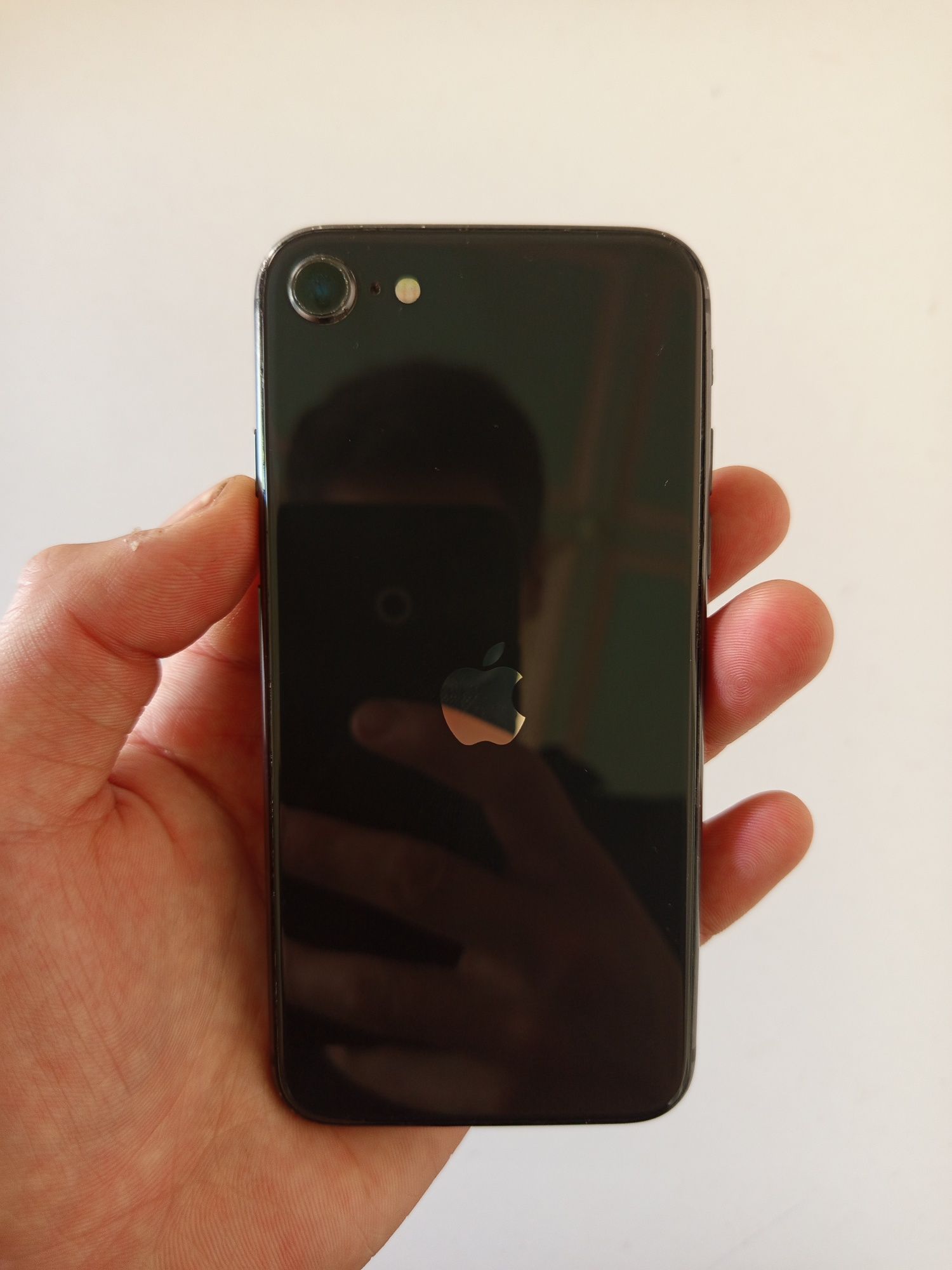 Iphone 8 yomkost 100