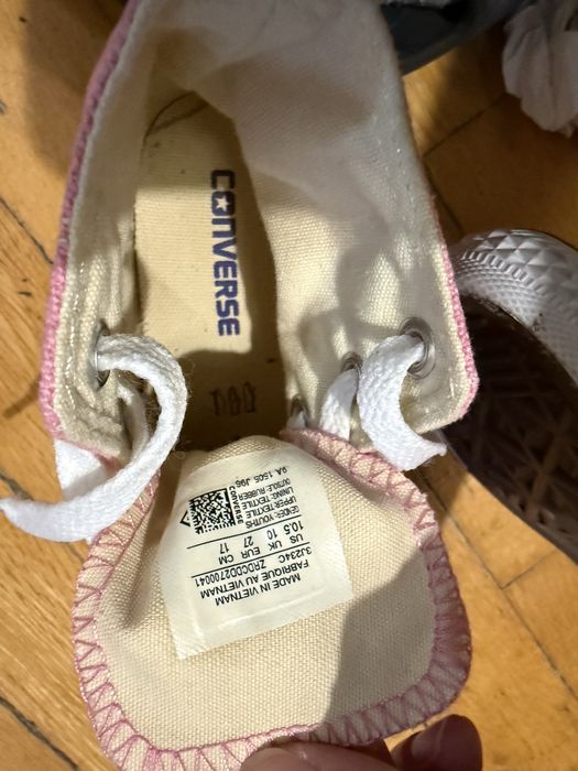 Converse size 27