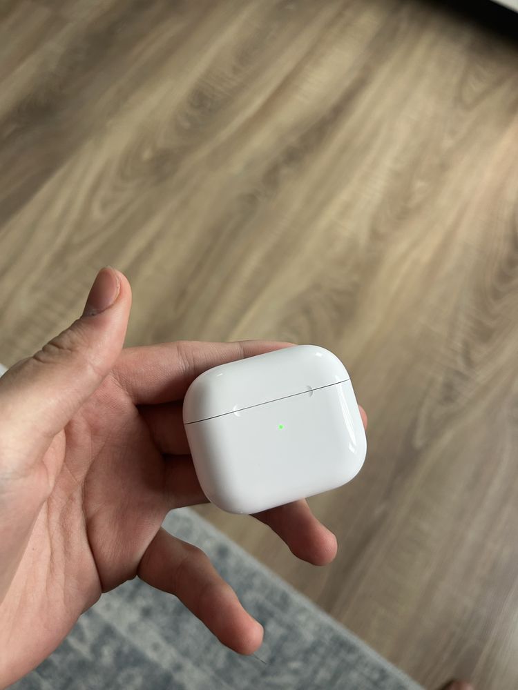 Airpods 3 sigilate in cutie