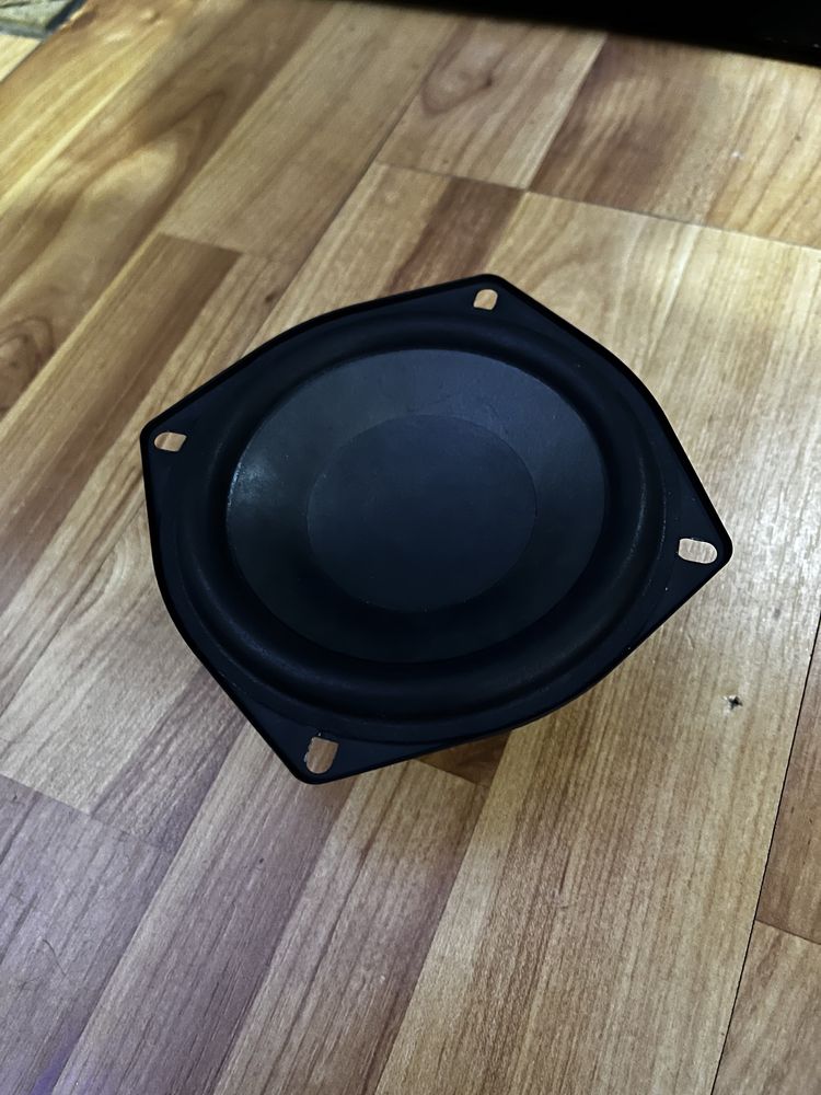 Subwoofer 25w de la logitech