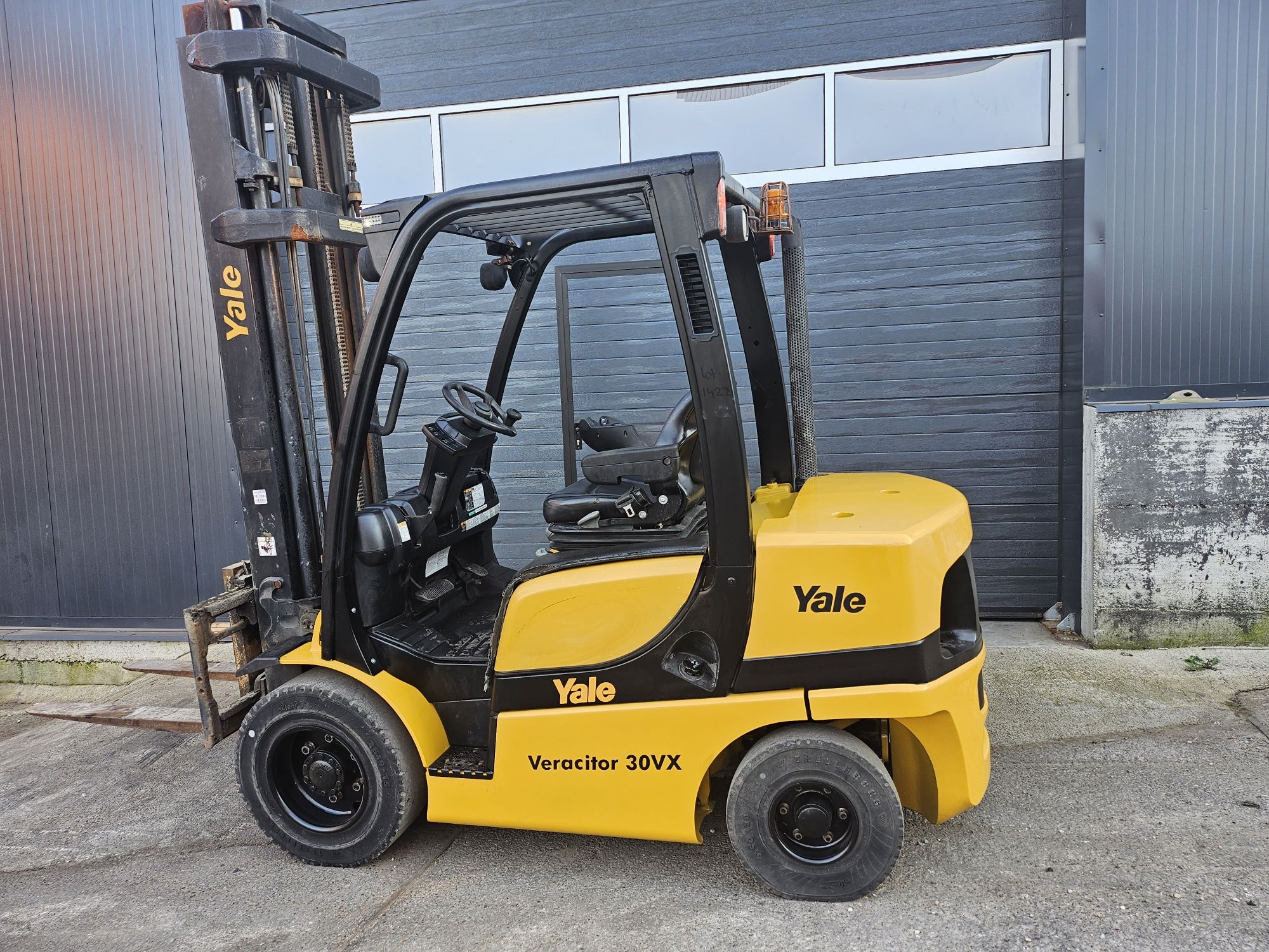 Motostivuitor Yale 30 Veracitor