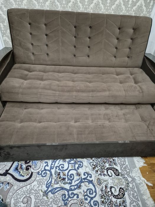 Divan mebil xolati yaxwi korila