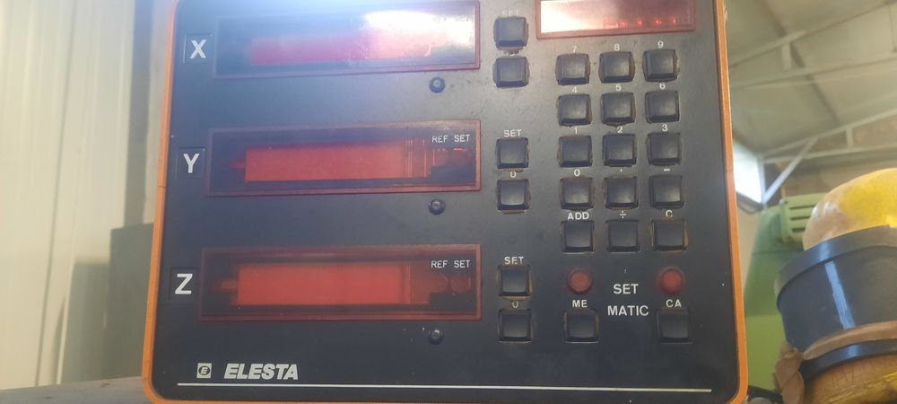 Vând masină de frezat,freza metal Schaublin 53