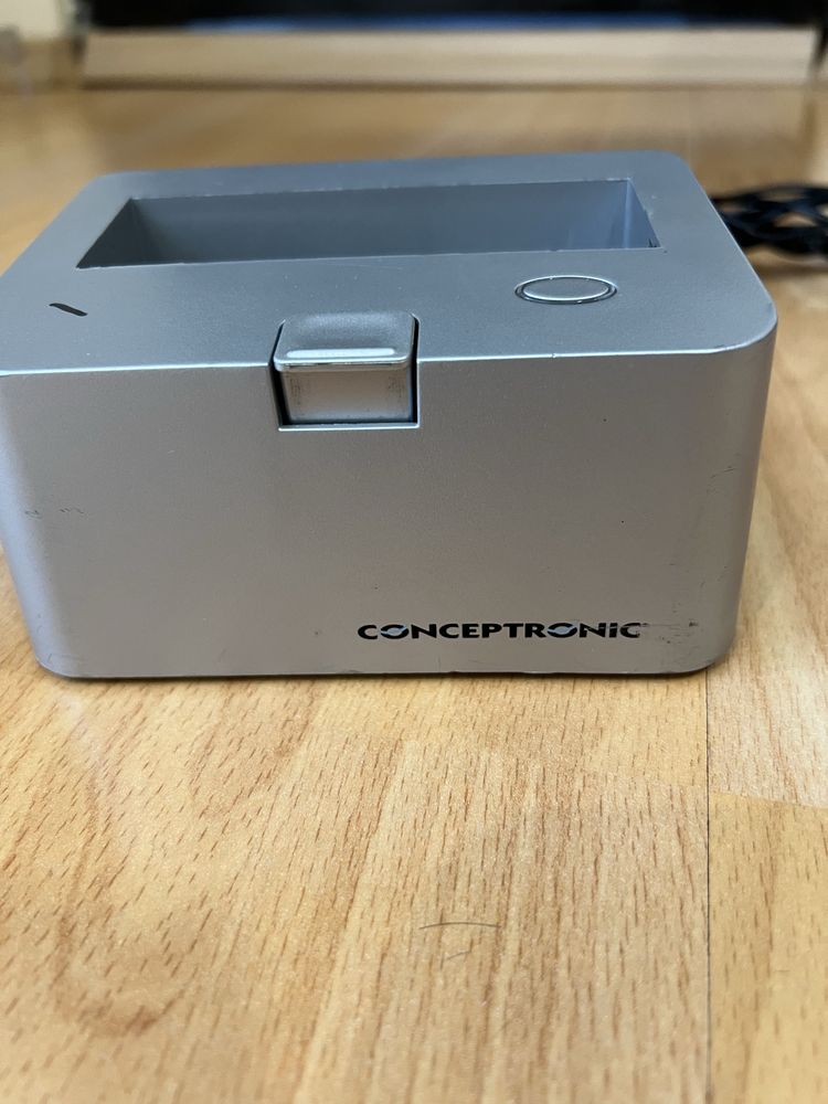 Докинг станция за хард дискове Conceptronic