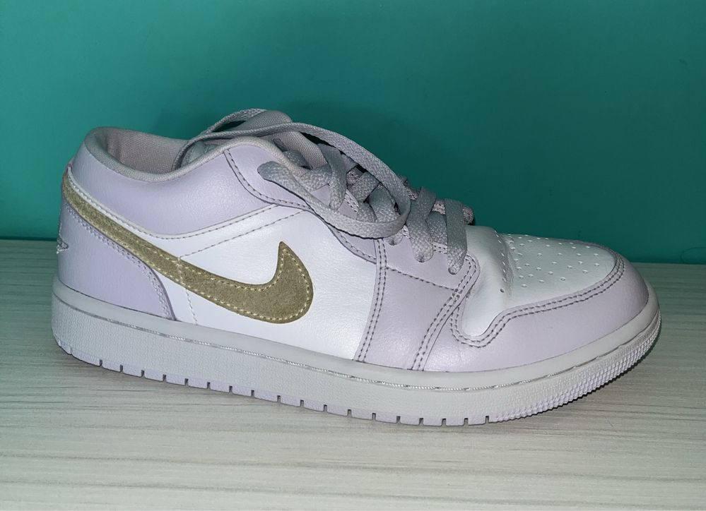 Air Jordan 1 low