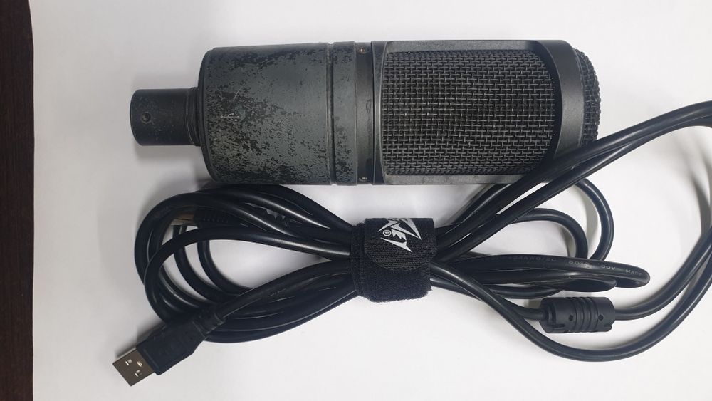 Студийный конденсаторный микрофон Behringer B1