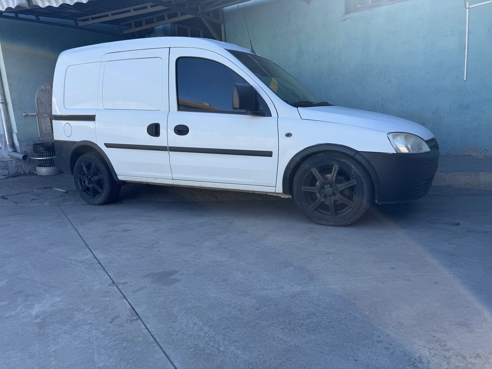 Opel kombo 1,3 Diezel 2007