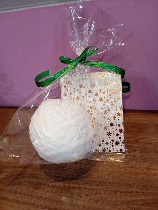 Плетени коледни топки