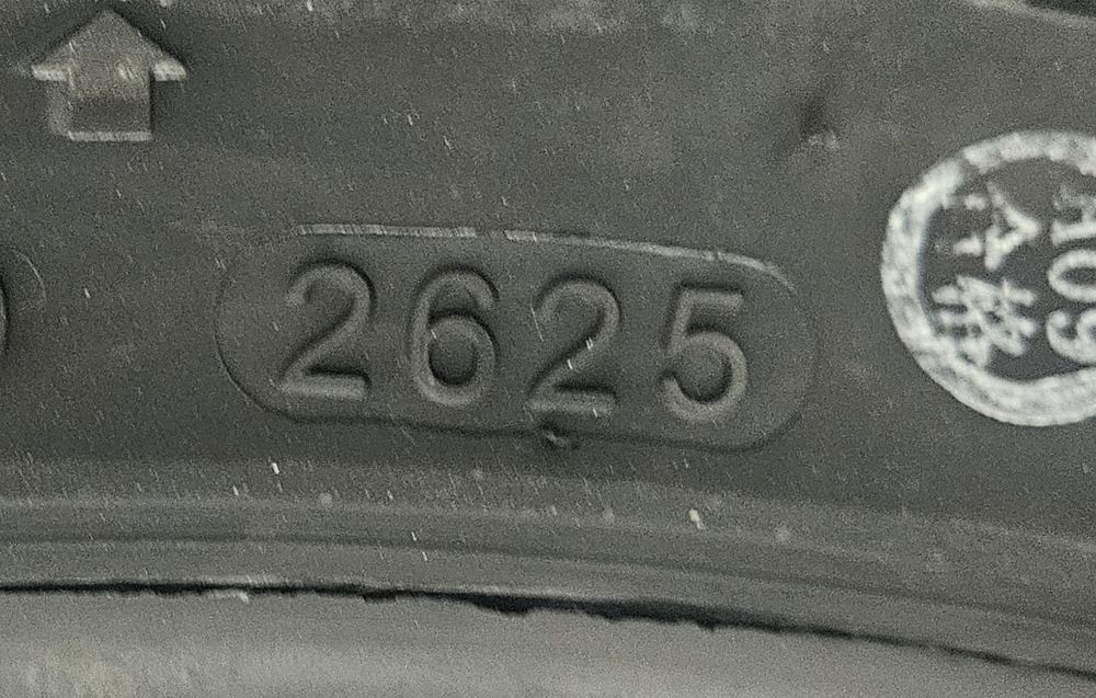 255/40 R19,100V, LANVIGATOR Wintergrip UHP  , Anvelope de iarna M+S